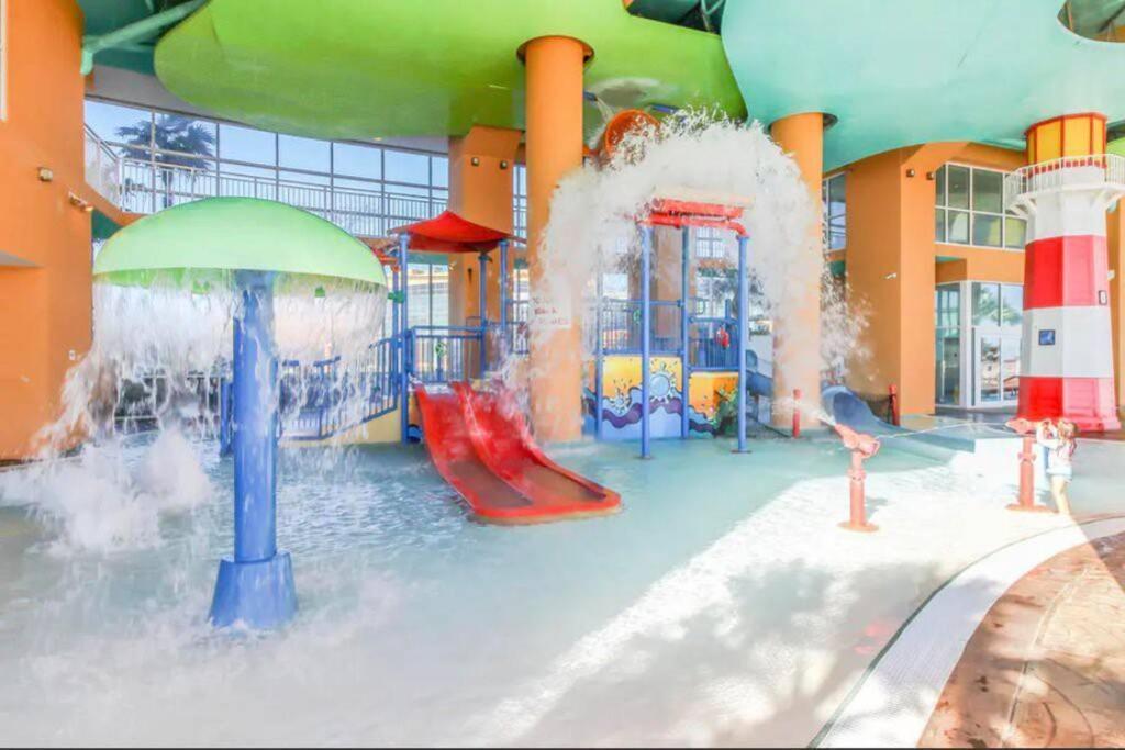 Splash Condo, Aqua Park, Lazy River Apartment *